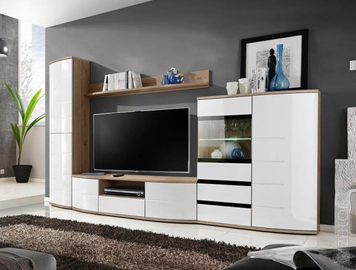 Wand-Hängeschrank im Wohnzimmer