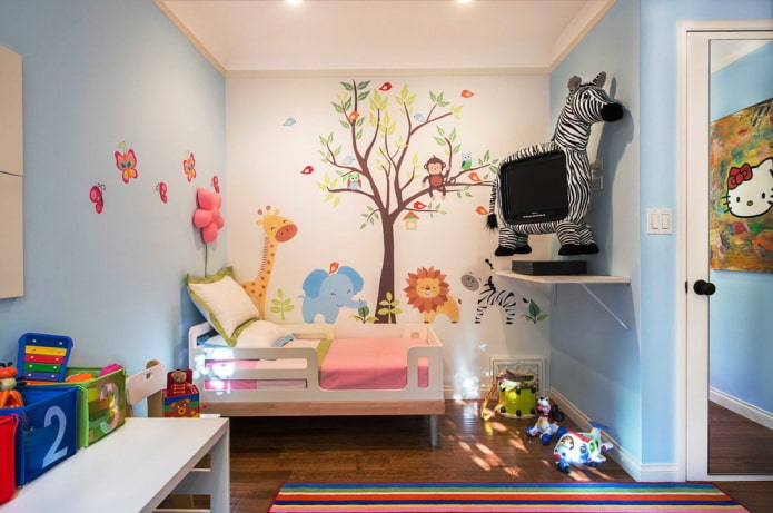 Wandgestaltung in einem kleinen Kinderzimmer