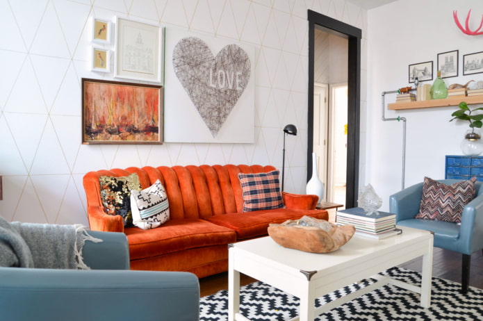 Möbel im Interieur im eklektischen Stil