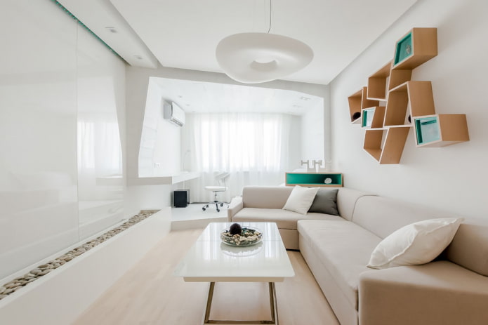 Decke in der Halle im minimalistischen Stil