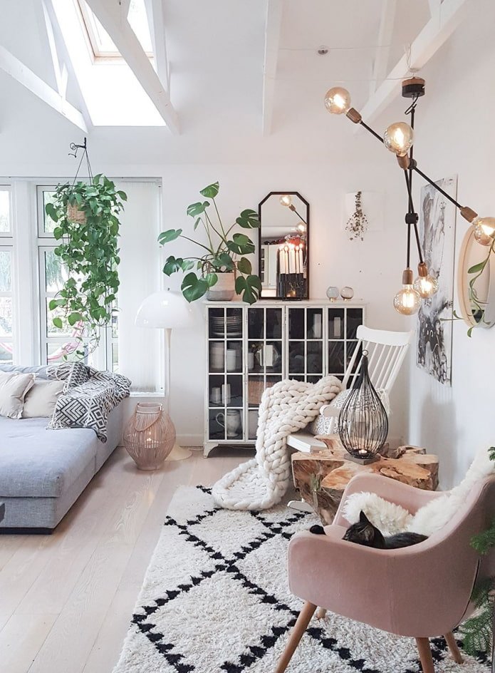 Dachboden im Hygge-Stil