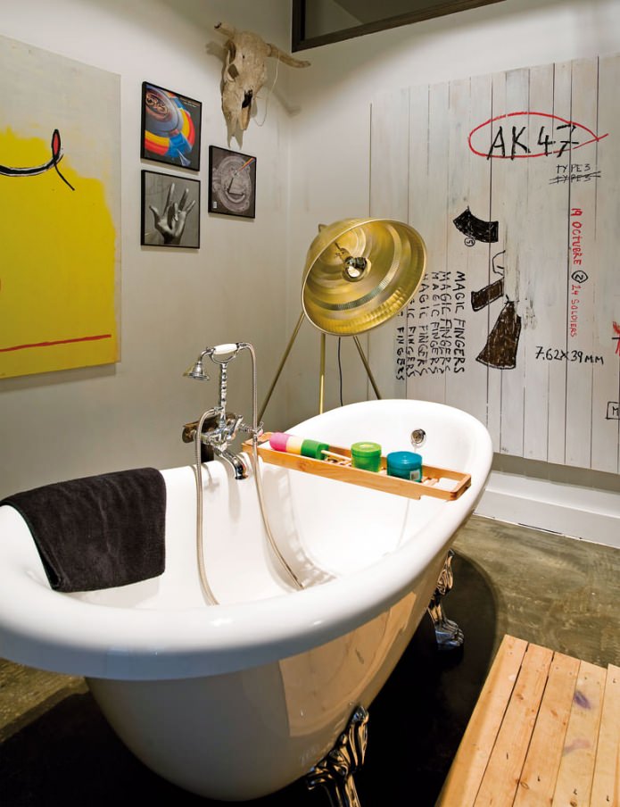 Badezimmer im Loft-Stil einrichten