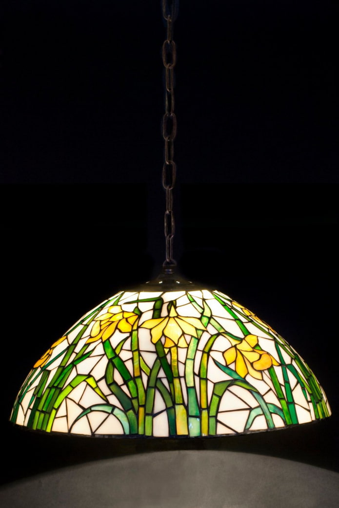 moderner Buntglas-Kronleuchter