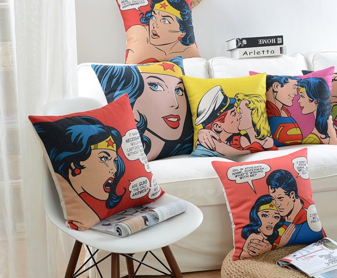 Kissen mit Comic-Motiven
