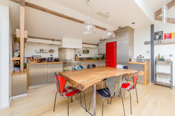 Plattentisch im Loft-Stil