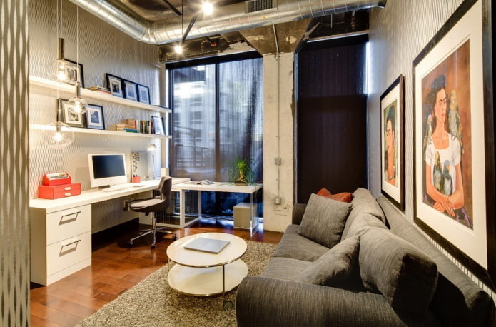 Ecktisch im Interieur im Loft-Stil