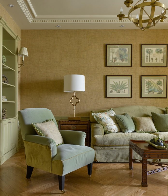 beige Stofftapete im Wohnzimmer