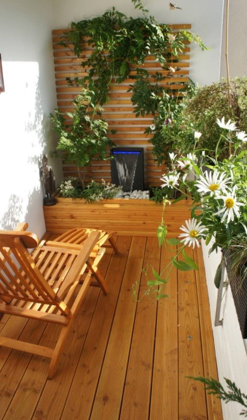 Terrassendielen auf dem Balkonboden