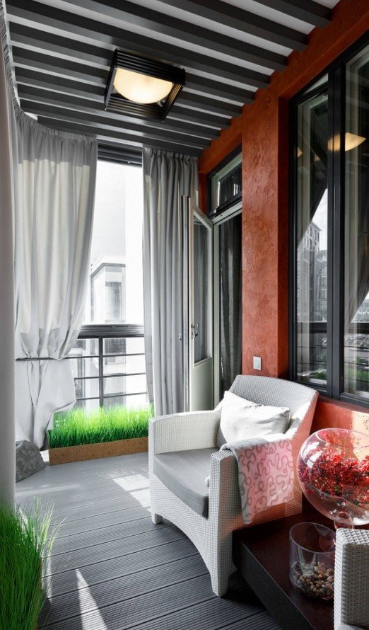 Balkon mit Terrassendielen fertigstellen