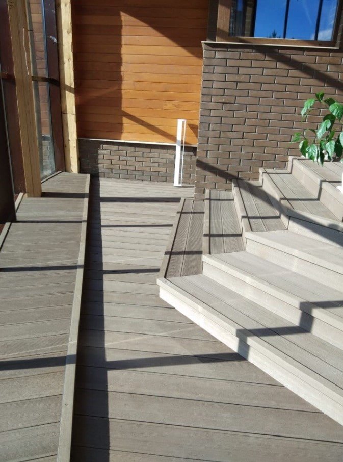 Helle Terrassendiele