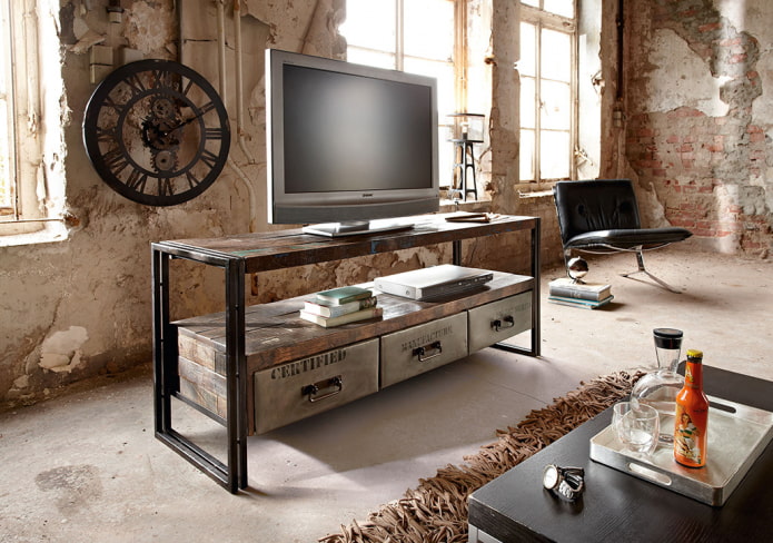 TV-Ständer im Interieur im Loft-Stil