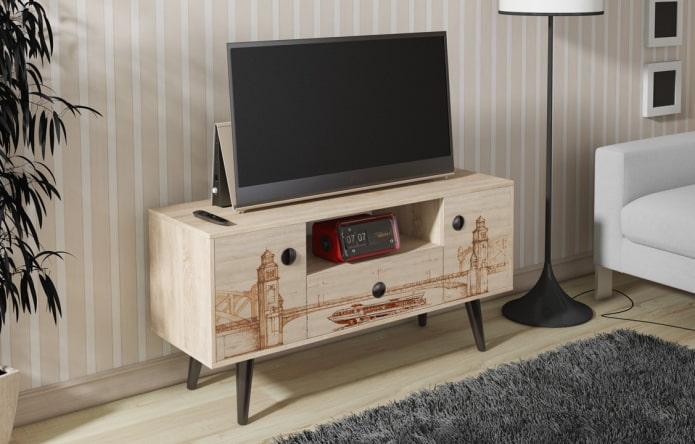 origineller TV-Ständer im Innenraum