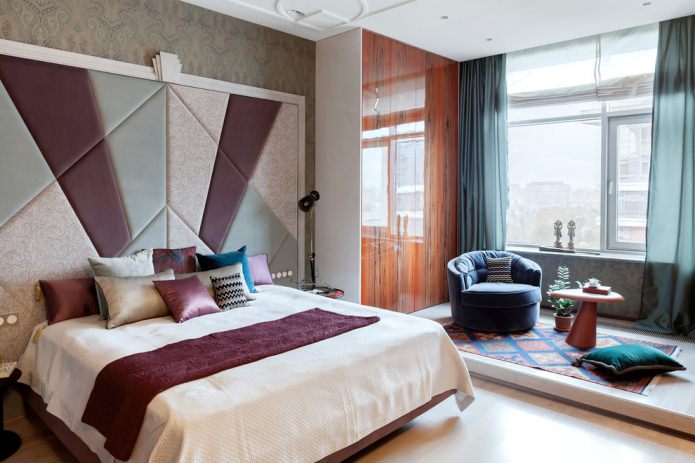 Blauer Tüll im Schlafzimmer