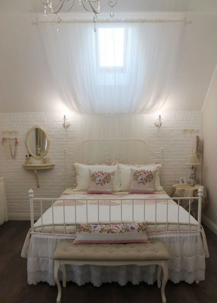 Tüllvorhänge im Provence-Stil