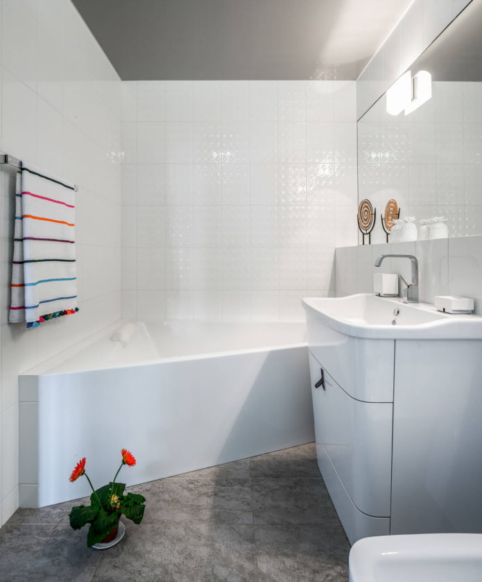 Dreieckige Badewanne