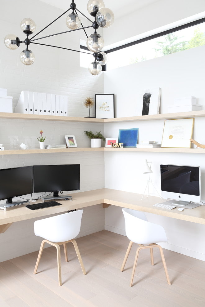 Helles Bürodesign