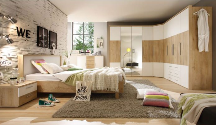 Foto von Eckschränken im Schlafzimmer