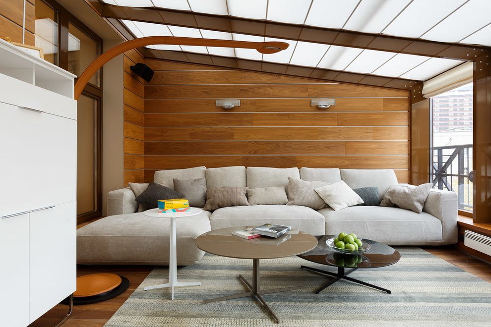 Großes Sofa im Wohnzimmer