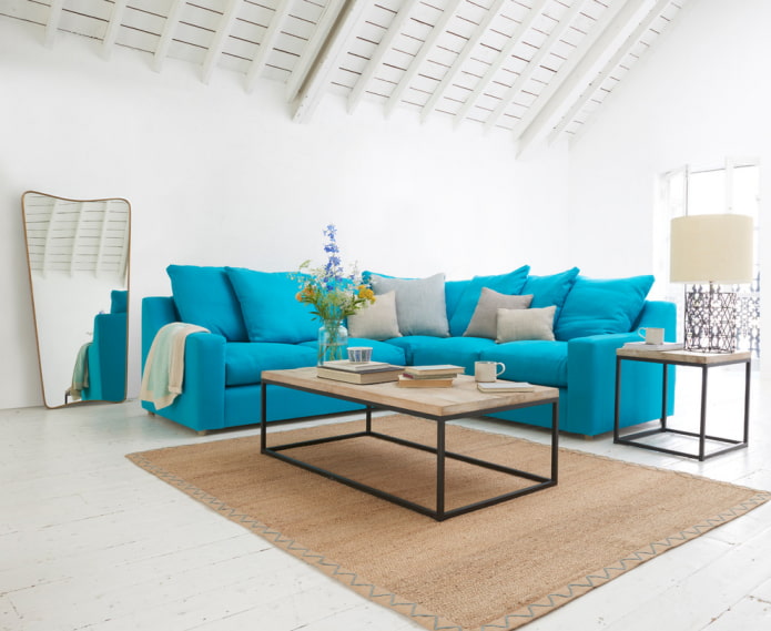 Blaues Sofa im Öko-Stil
