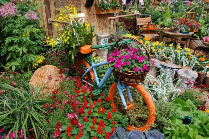 Fahrrad in Blumen