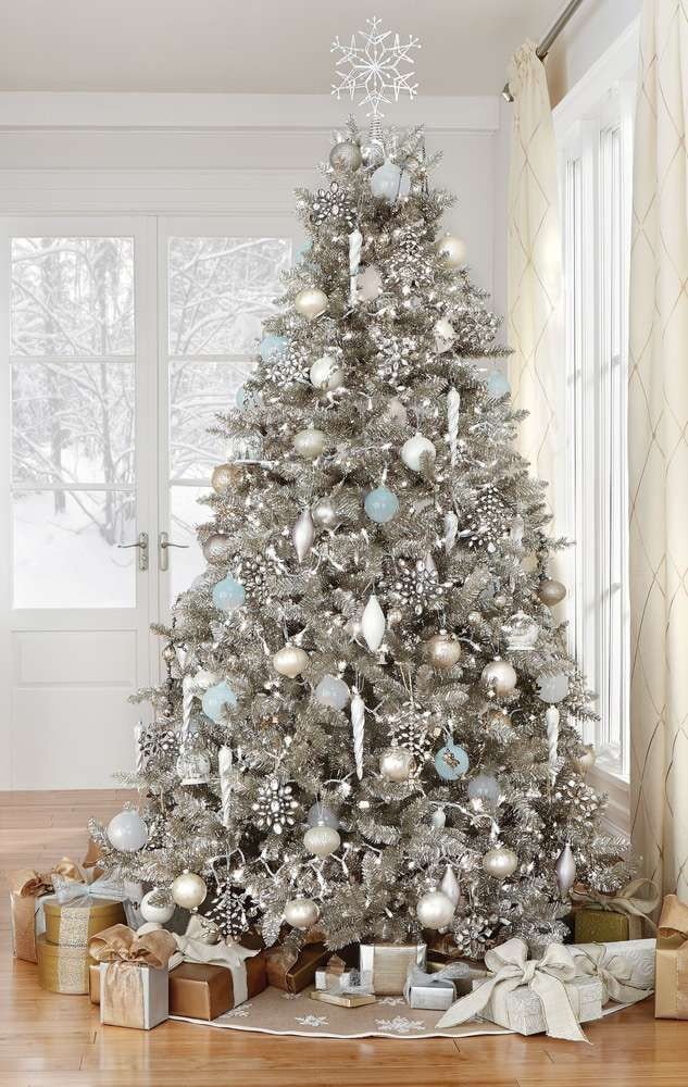 Silberner Weihnachtsbaum