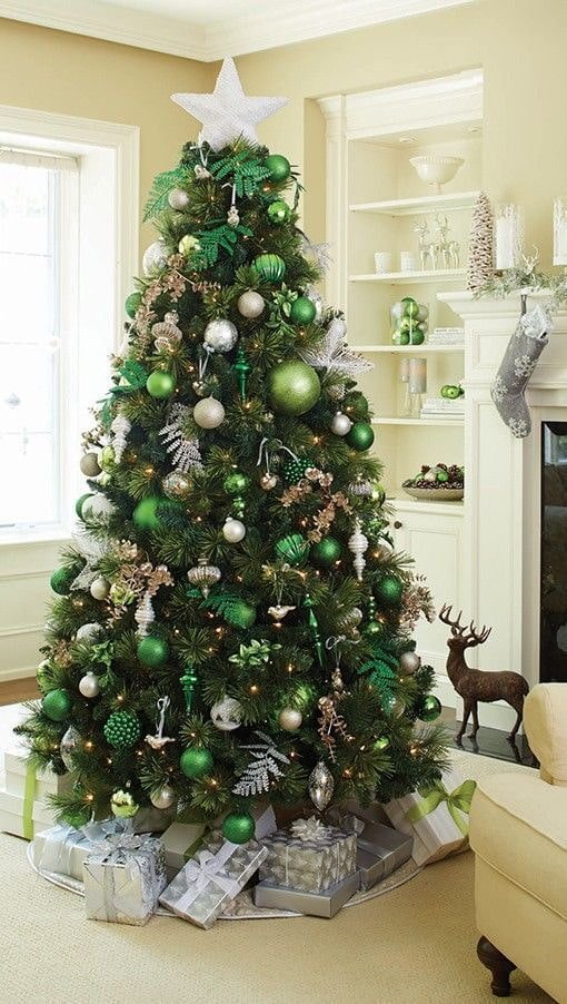 Grüner Weihnachtsbaum