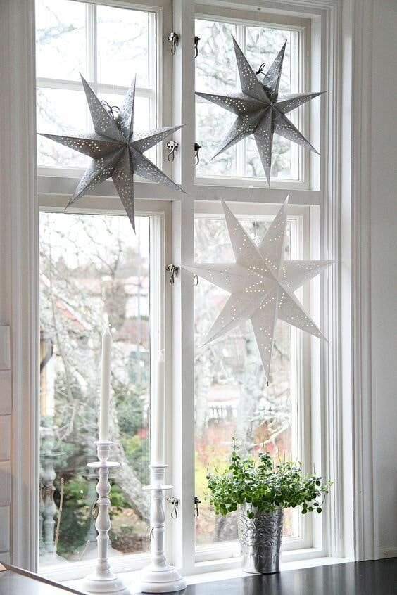 Fensterdeko mit Sternen