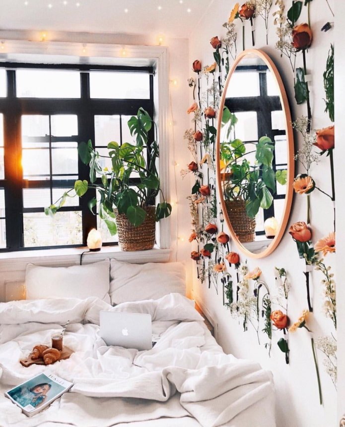 künstliche Blumen im Schlafzimmer