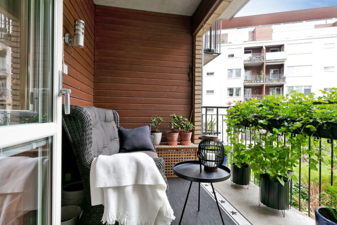 Balkon im skandinavischen Stil