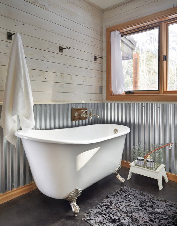 Badezimmerverkleidung mit Schindeln