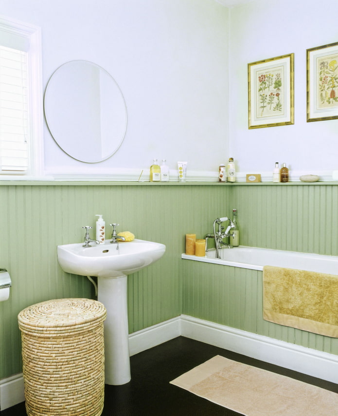 farbige Verkleidung im Badezimmer