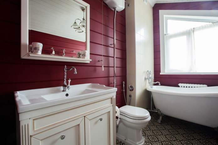 rotes Badezimmer
