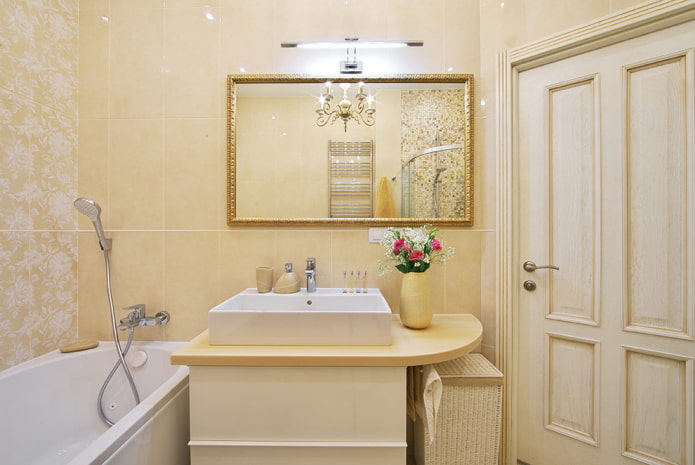 Badezimmer im klassischen Stil