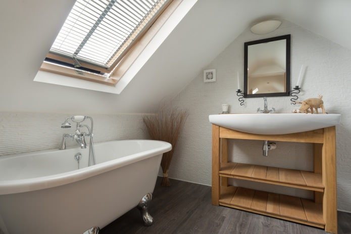 Jalousien im Badezimmer