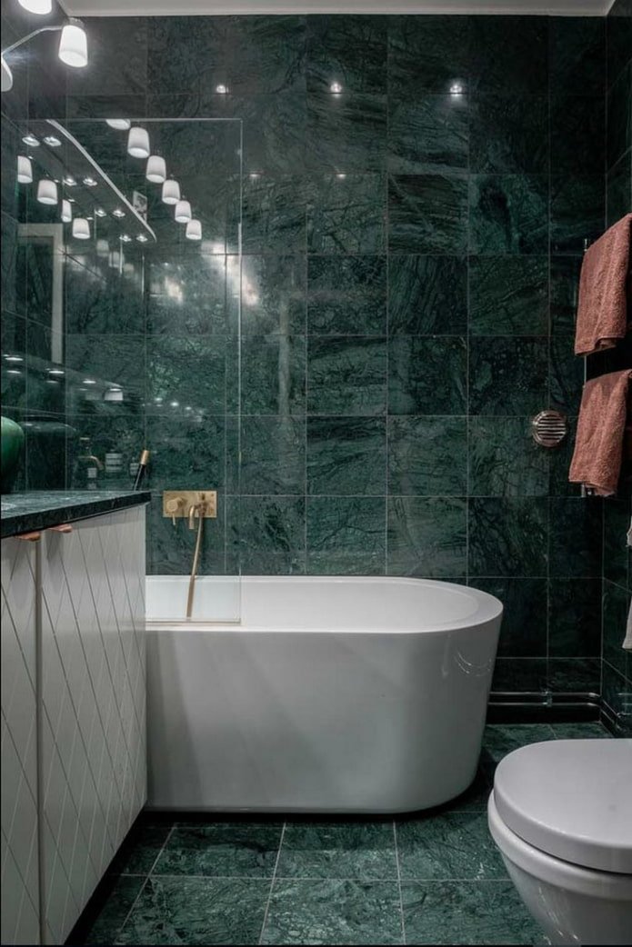 grüner Marmor im Badezimmer