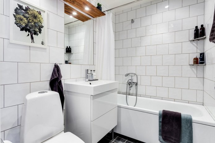 Weißes Badezimmer-Innendesign