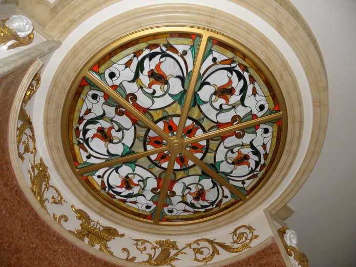 rundes Buntglasdesign