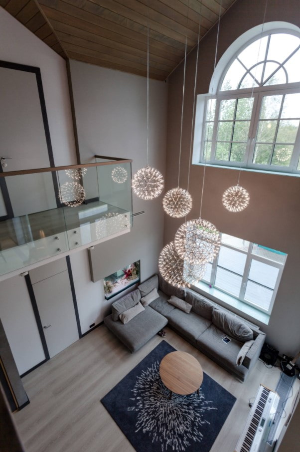 Bogenfenster im Innenraum