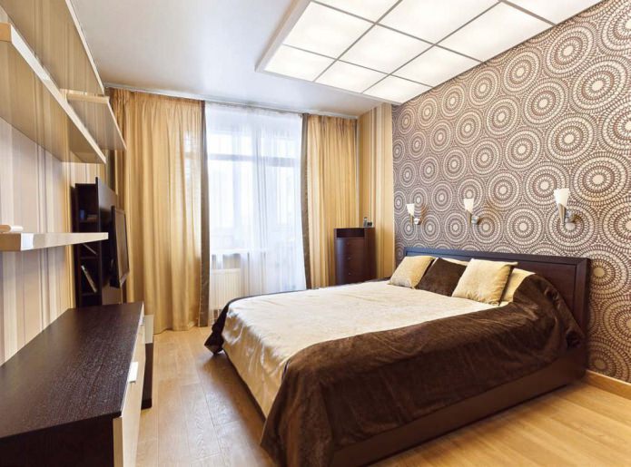 Kombinierte Tapete im Schlafzimmer: gemustert