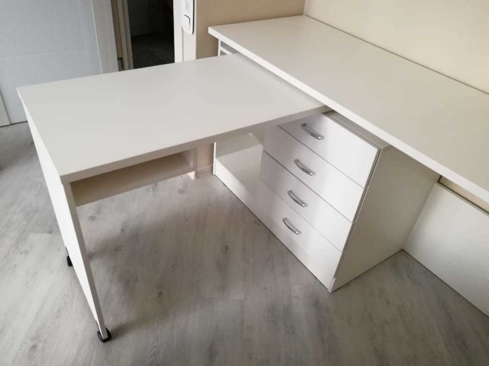 Ausziehtisch im Innenraum