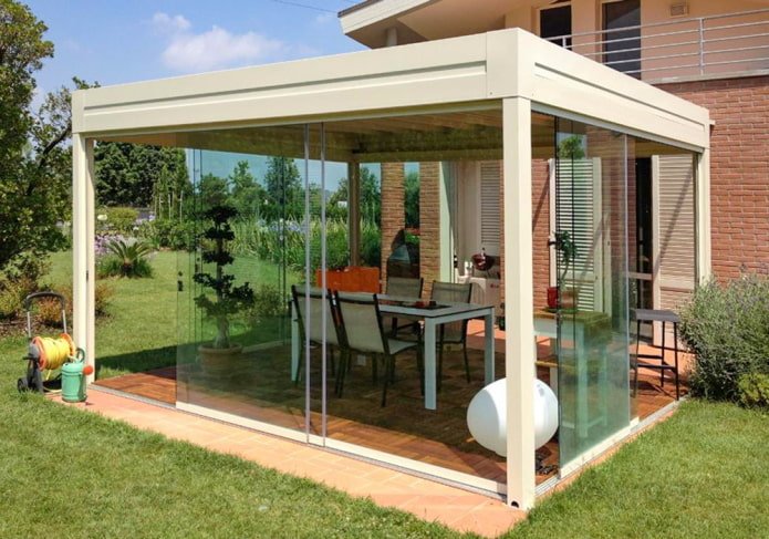 Pavillon mit rahmenloser Verglasung
