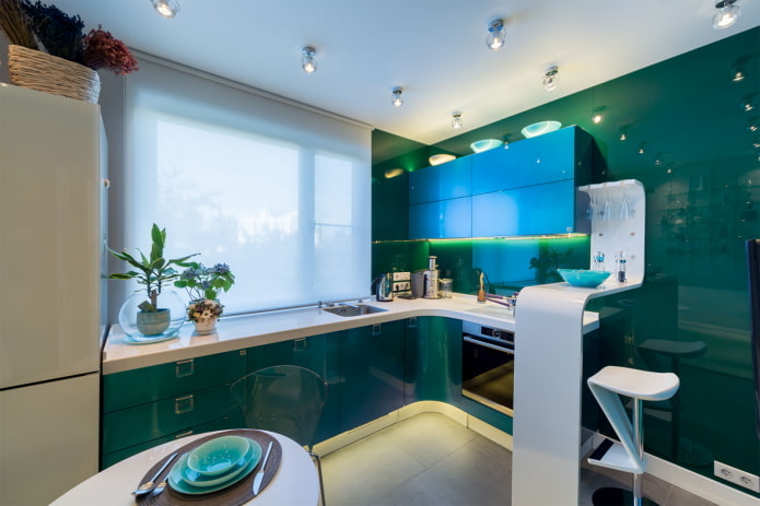 Küchendesign in blaugrünen Tönen