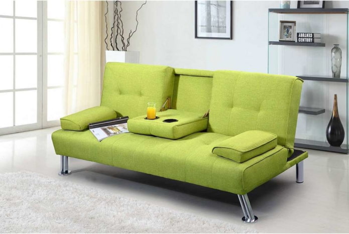 grünes Buchsofa im Innenraum