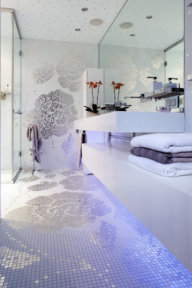 Mosaikkomposition im Badezimmer