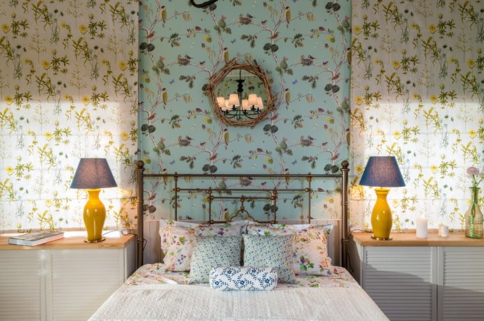 Spiegeldekor im Schlafzimmer
