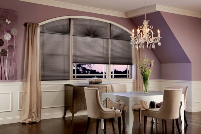 Halbrundes Fenster