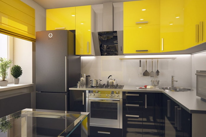 Kücheninterieur in Schwarz-Gelb-Tönen