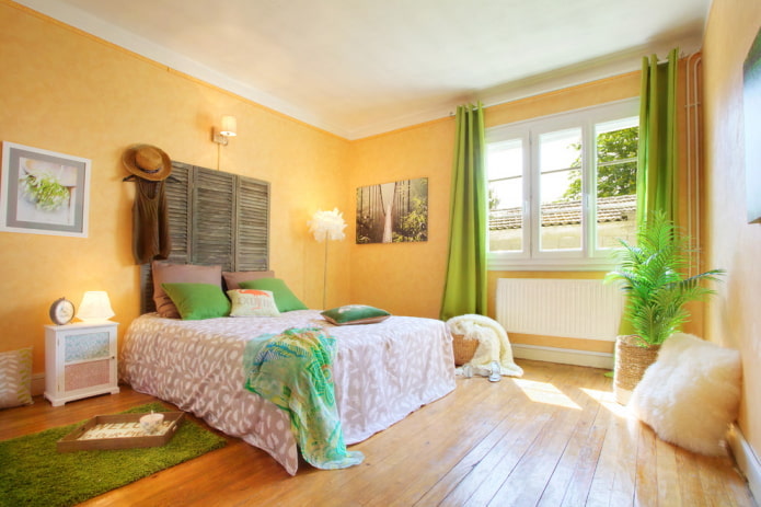 gelb-grünes Schlafzimmer