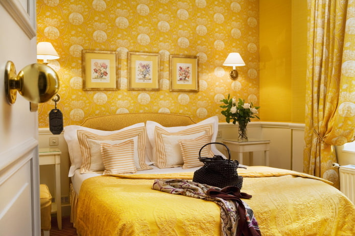 gelbes Schlafzimmer-Interieur