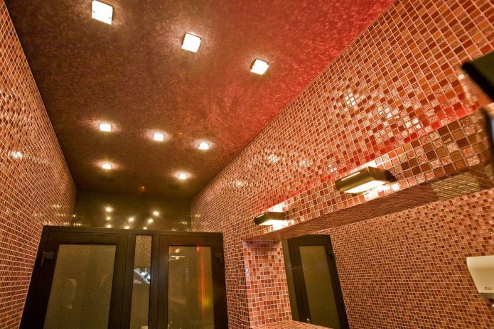 Flüssigtapete in der Toilette